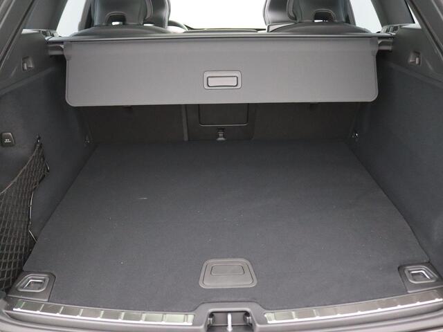 Volvo XC60 2.0 T6 Plug-in hybrid AWD Plus Dark 350PK Aut. Pano-Schuifdak, Head-Up Display, Keyless, Memory Stoel, 360gr. Camera, Full LED-Verlichting, Harman Kardon, Side Assist, Adaptieve Cruise Controle, 20" LM Velgen