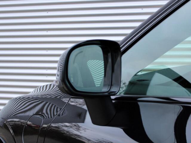 Volvo XC60 2.0 T6 Plug-in hybrid AWD Ultimate Black Edition Automaat / Panoramadak / 360* camera / Harman Kardon / 21" velgen