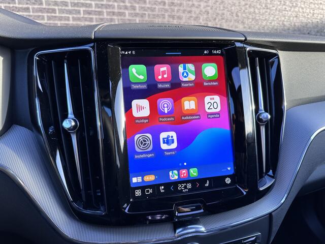 Volvo XC60 2.0 T6 Plug-in hybrid AWD Plus Black Edition | Panoramadak | Harman/Kardon | 360 Camera | Elektrische trekhaak