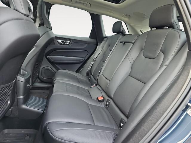 Volvo XC60 2.0 T6 Plug-in hybrid AWD Ultra Dark | Geïntegreerde zit-verhogers | Stoelverwarming | Head-up Display | Harman/Kardon Audio |
