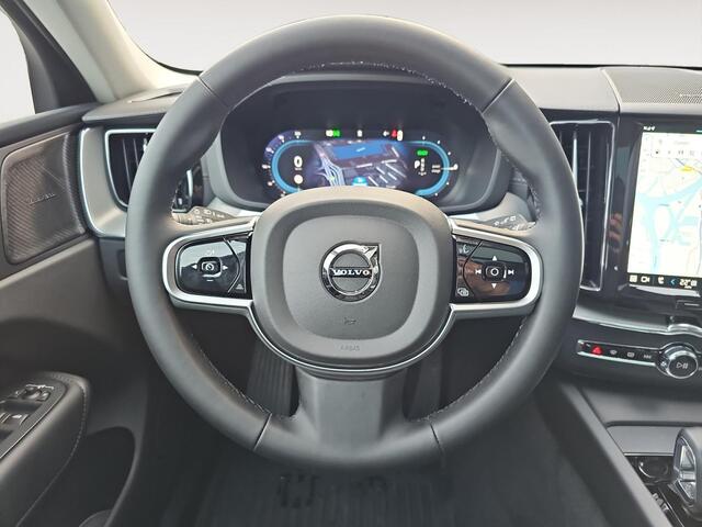 Volvo XC60 2.0 T6 Plug-in hybrid AWD Ultra Dark | Geïntegreerde zit-verhogers | Stoelverwarming | Head-up Display | Harman/Kardon Audio |