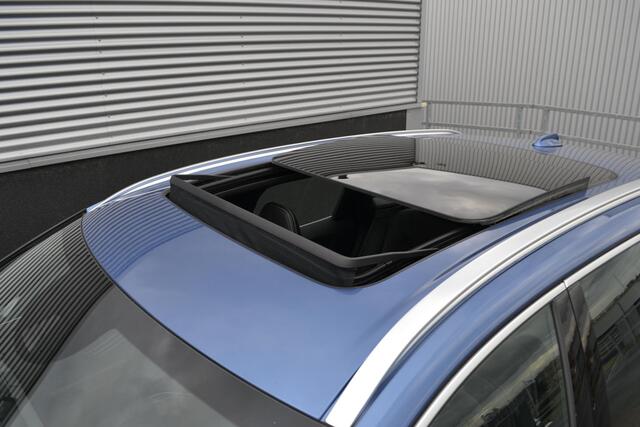 Volvo XC60 2.0 T8 Twin Engine AWD R-Design Schuif/kanteldak, Bursting Blue, Stuur/Stoelverwarming, Camera, LED, Zeer nette auto, Digitaal Dashboard, BTW-auto