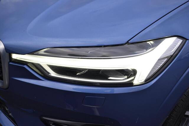 Volvo XC60 2.0 T8 Twin Engine AWD R-Design Schuif/kanteldak, Bursting Blue, Stuur/Stoelverwarming, Camera, LED, Zeer nette auto, Digitaal Dashboard, BTW-auto