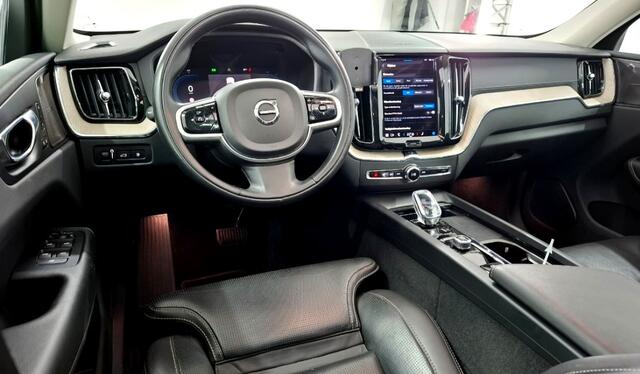 Volvo XC60 2.0 T8 AWD 287kW/390pk Aut8 Inscription Excl. Facelift! STOELMASSAGE + HARMAN/KARDON + PANORAMADAK + PILOT ASSIST + ADAPT.CRUISE + HEAD-UP + EL.TREKHAAK + STOEL-&STUURVERWARMING + 360 CAMERA + PD-GLASS + PARKSENSOREN + 19" LM-VELGEN!!