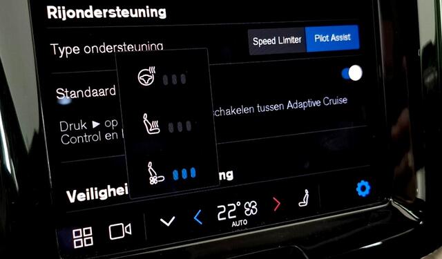 Volvo XC60 2.0 T8 AWD 287kW/390pk Aut8 Inscription Excl. Facelift! STOELMASSAGE + HARMAN/KARDON + PANORAMADAK + PILOT ASSIST + ADAPT.CRUISE + HEAD-UP + EL.TREKHAAK + STOEL-&STUURVERWARMING + 360 CAMERA + PD-GLASS + PARKSENSOREN + 19" LM-VELGEN!!