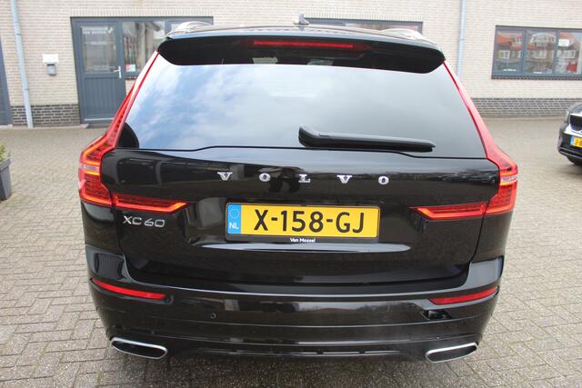 Volvo XC60 2.0 T8 Twin Engine AWD R-Design Panoramadak | Blis | Trekhaak