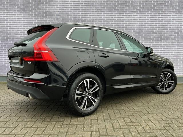 Volvo XC60 B5 Momentum Pro | Navi | Stoelverwarming | Cruise Control | Lederen Bekleding | Elek. Achterklep | Zitverlenging | Lendesteun | 19" LM