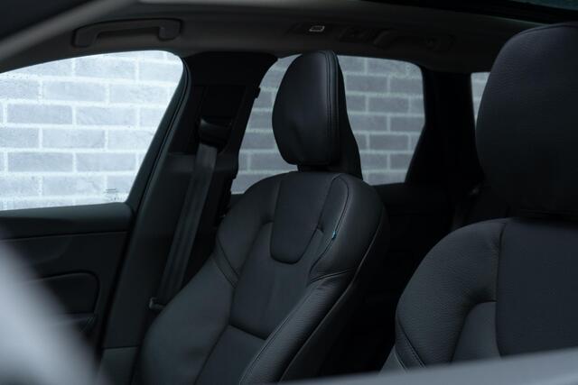 Volvo XC60 Recharge T6 AWD Plus Dark | Google | Luchtvering | Schuif-/Kanteldak | Memory | Harman Kardon Audio | Keyless | 360 Camera | BLIS | Draadloos Telefoon Opladen | Stuurverwarming | Adaptieve Cruise | Stoelverwarming Voor + Achter | Trekhaak | 21" LM