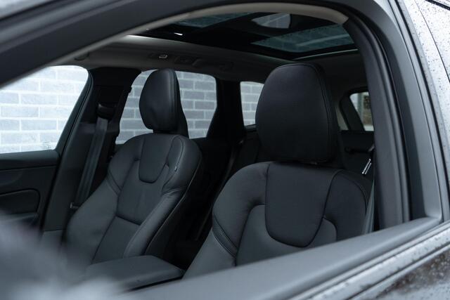 Volvo XC60 Recharge T6 AWD Plus Dark | Google | Luchtvering | Schuif-/Kanteldak | Memory | Harman Kardon Audio | Keyless | 360 Camera | BLIS | Draadloos Telefoon Opladen | Stuurverwarming | Adaptieve Cruise | Stoelverwarming Voor + Achter | Trekhaak | 21" LM