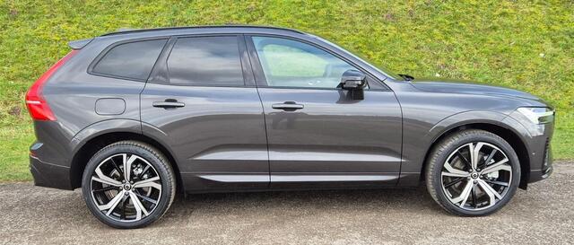 Volvo XC60 2.0 T8 Plug-in hybrid AWD Ultra Dark 360 Camera - 21 Inch licht metaal - Leder pakket - Privacy Glas