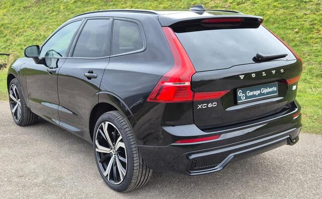 Volvo XC60 2.0 T8 Plug-in hybrid AWD Ultra Dark 21 Inch licht metaal - 360 Camera - Privacy glas - Alarm - Leder pakket
