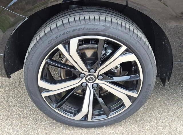 Volvo XC60 2.0 T8 Plug-in hybrid AWD Ultra Dark 21 Inch licht metaal - 360 Camera - Privacy glas - Alarm - Leder pakket
