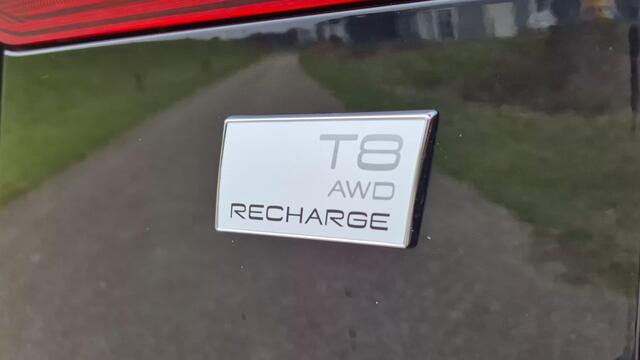 Volvo XC60 2.0 T8 Plug-in hybrid AWD Ultra Dark 21 Inch licht metaal - 360 Camera - Privacy glas - Alarm - Leder pakket