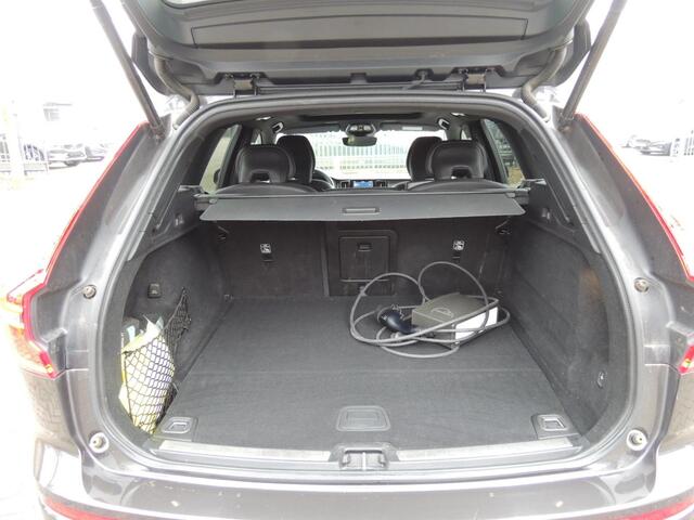 Volvo XC60 2.0 T6 Plug-in hybrid AWD Plus Dark Long Range/Panodak/Trekhaak/21inch etc.