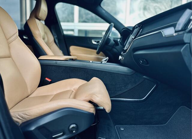Volvo XC60 2.0 T8 Twin Engine AWD | Inscription | Panodak | Leer | Luchtvering | 22" wielen | Adpat Cruise | Elek. Trekhaak