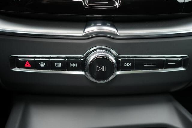 Volvo XC60 T6 Recharge AWD Inscription Expression - Panorama/schuifdak - Parkeercamera achter - Verwarmde voorstoelen & stuur - Parkeersensoren voor & achter - Draadloze tel. lader - Cruise control - Elektr. inklapbare trekhaak - 18' LMV