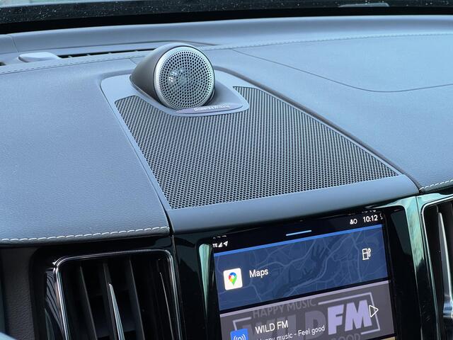 Volvo XC60 2.0 T8 Plug-in hybrid AWD R-Design Long range, Hybrid, Automaat, Luchtvering, Panoramadak, Head-up display, Gelaagde zijruiten, 22 inch wielen, Trekhaak semi elektrisch, Bowers&Wilkins audio