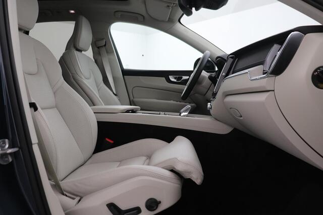 Volvo XC60 T8 Plug-in hybrid Ultra Dark | Long Range | Luchtvering | Bowers&Wilkins | Massage+Ventilatie | 21 Inch | 360° Camera