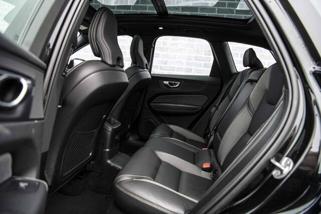 Volvo XC60 2.0 T6 Plug-in hybrid AWD Plus Dark | Long Range | Adaptieve Cruise Control | Panoramadak | Sportstoelen | Keyless Entry |