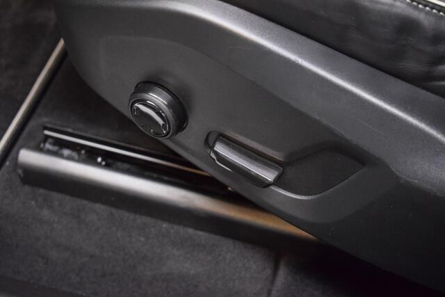 Volvo XC60 2.0 T8 PHEV 320pk AUT8 AWD R-Design Head-Up/ Flippers/ Camera/ Adapt. Cruise/ Pano dak