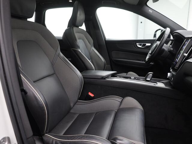 Volvo XC60 2.0 Recharge T6 AWD R-Design | FACELIFT | PANO | CAMERA | HUD | KEYLESS