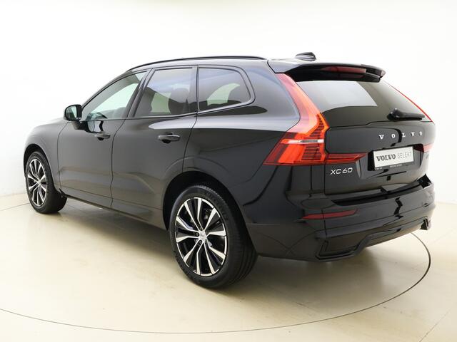Volvo XC60 B4 Plus Dark / Panoramadak / Harman&Kardon / Elektr. Sportleder / PDC + Camera / 20'' / Adapt. Cruise / BLIS / Stoel + Stuurw. Verwarming /