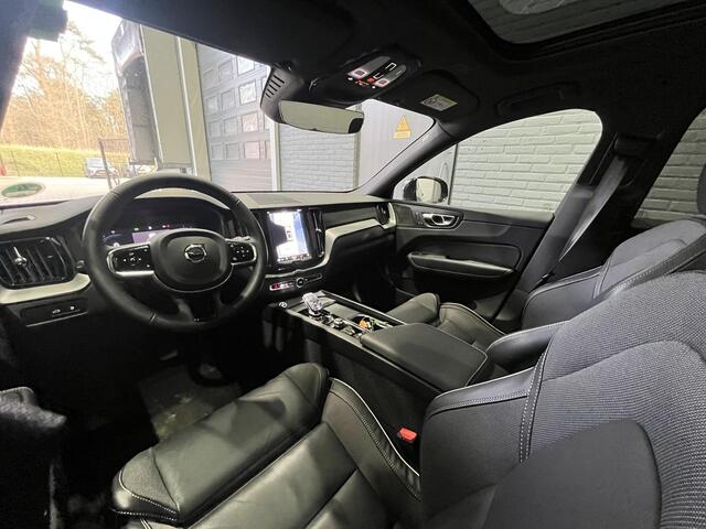 Volvo XC60 T8 Plug-in hybrid Plus Black Edition | Long Range | ACC | 21 Inch | Trekhaak | 360° Camera | Panoramadak