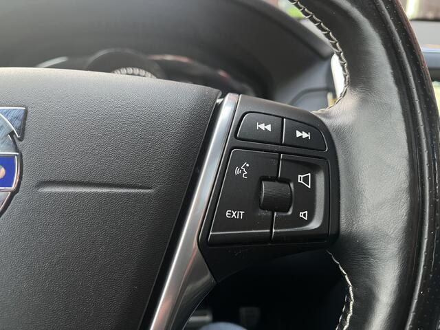 Volvo XC60 2.0 T5 FWD R-Design | Navi | Keyless | Camera | 20'' | Cruise | Pano