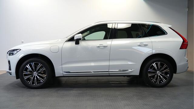 Volvo XC60 2.0 T8 AWD Long Range 335kW/455pk Aut8 Recharge Ultimate Bright HARMAN/KARDON + PANORAMADAK + SUBWOOFER + LANE ASSIST + EL.TREKHAAK + CRUISE CONTROL + STOELVERWARMING + CAMERA + STUURVERWARMING + PARKSENSOREN V&A + 19" LM-VELGEN!!