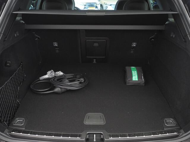 Volvo XC60 2.0 T6 Plug-in hybrid AWD Ultra Black Edition | Harman Kardon | Panoramadak | Leer | Stoelverwarming Voor en Achter | 360° Camera | Stuurwielverwarming | Apple CarPlay/ Android Auto