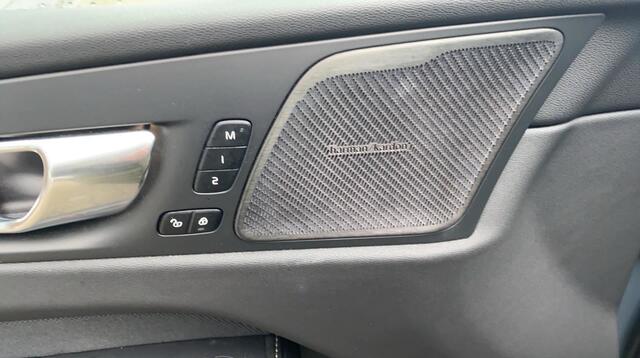 Volvo XC60 2.0 T6 Plug-in hybrid AWD Inscription / Trekhaak / Panoramadak / 360Camera / 21'' / Standverwarming / Harman Kardon / ACC / DAB / Dodehoek / Luxe Leder / Stoelventilatie / Stuurverwarming