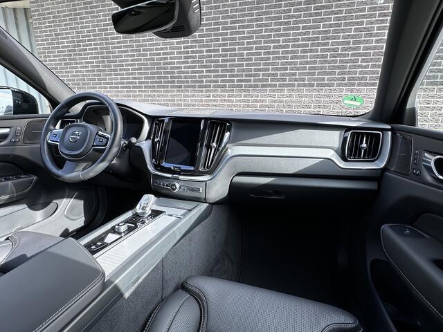 Volvo XC60 T6 Plug-in hybrid AWD Plus Black Edition | Luchtvering | Panoramadak | Harman/Kardon | 360 Camera