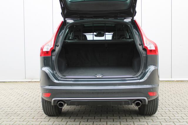 Volvo XC60 2.0 T5 FWD R-Design | Trekhaak | Schuifdak |