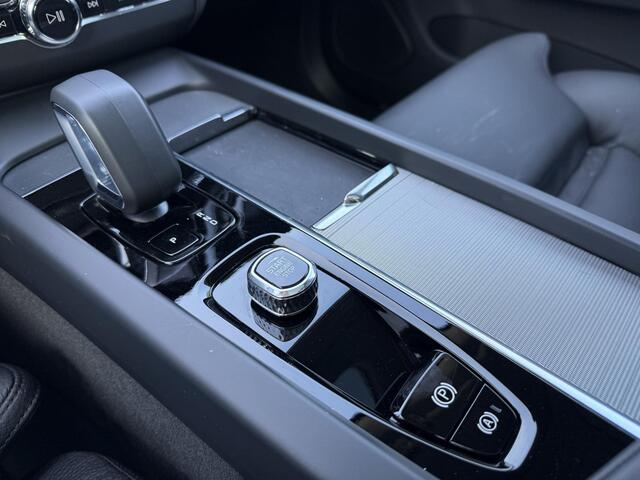Volvo XC60 2.0 T8 Plug-in hybrid AWD Plus Dark leder l 20 inc l 360 l 455PK