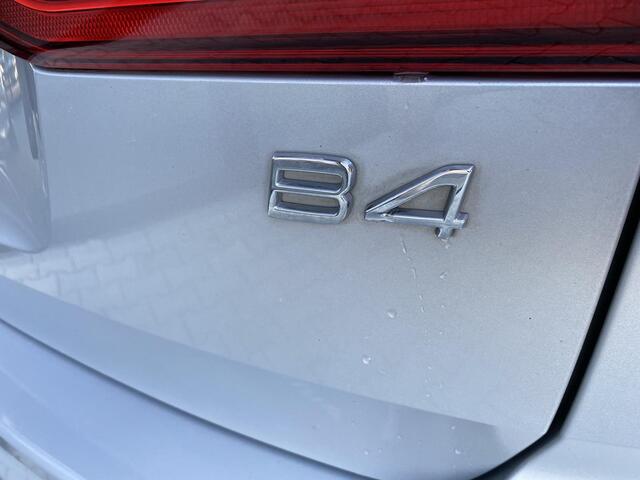Volvo XC60 2.0 B4 R-Design B&W|ACC|Pano|360°|22"