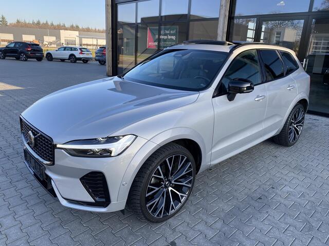 Volvo XC60 2.0 B4 R-Design B&W|ACC|Pano|360°|22"