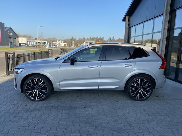 Volvo XC60 2.0 B4 R-Design B&W|ACC|Pano|360°|22"
