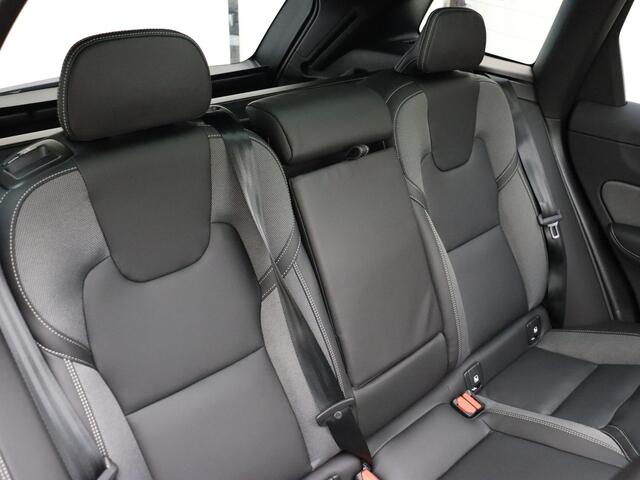 Volvo XC60 T8 455pk AWD Ultimate Black Edition / NIEUW / DIRECT LEVERBAAR / LUCHTVERING / BOWERS&WILKINS / 21'' / SPORTLEDER / HEAP-UP / PANORAMADAK /