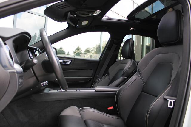 Volvo XC60 2.0 Recharge T6 AWD R-Design SCHUIFDAK,H&K,BLIS,TREKHAAK