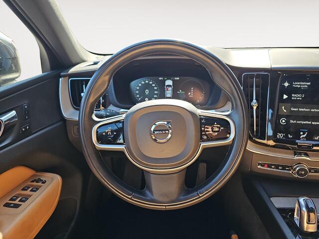 Volvo XC60 2.0 T8 Twin Engine AWD Inscription | Trekhaak | Panoramadak | Stoelverwarming | Lederen bekleding |