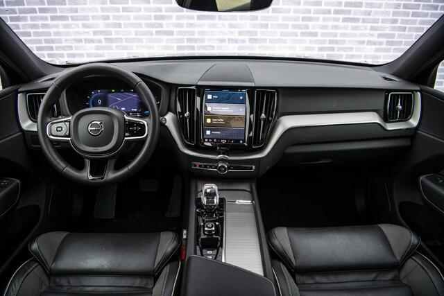 Volvo XC60 2.0 T6 Plug-in hybrid AWD Plus Dark | Long Range | Adaptieve Cruise Control | Panoramadak | Sportstoelen | Keyless Entry |