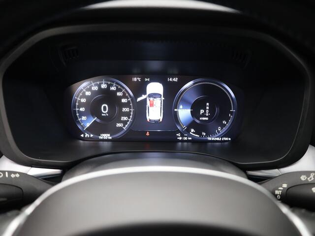 Volvo XC60 2.0 Recharge T6 AWD Business Pro | CAMERA | KEYLESS | TREKHAAK