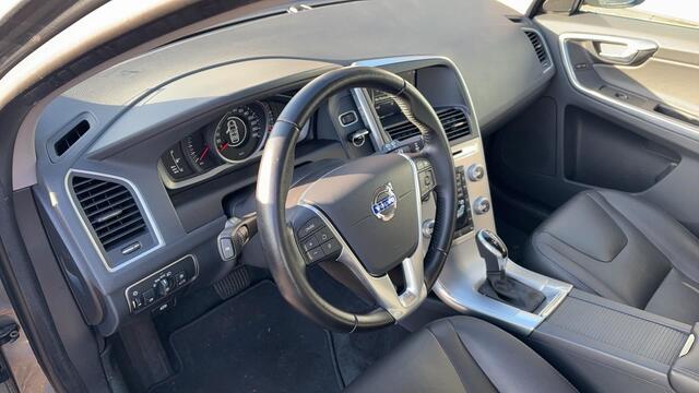 Volvo XC60 2.0 T5 FWD Nordic+ / Navigatie / Elek. verst. Bestuurdersstoel / Stoelverwarming