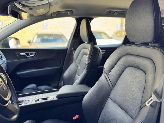 Volvo XC60 2.0 T5 Automaat Momentum Business Pack Connect Plus | Trekhaak | DAB