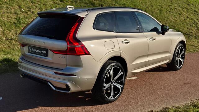 Volvo XC60 2.0 T6 Plug-in hybrid AWD Ultra Dark Compleet samengesteld - Luchtvering - Bowers Wilkins audio systeem - Massage functie voorstoelen - 360 Camera - 21"Inch Licht metaal