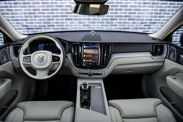 Volvo XC60 2.0 T8 Plug-in hybrid AWD Ultra Dark | Luchtvering | Bowers en Wilkins | Stoelventilatie | 22" | Full Options |