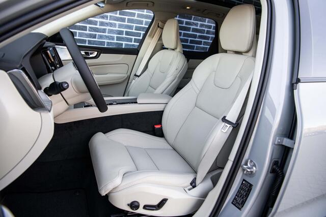 Volvo XC60 2.0 T8 Plug-in hybrid AWD Ultra Dark | Luchtvering | Bowers en Wilkins | Stoelventilatie | 22" | Full Options |