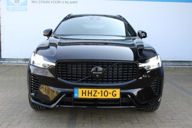 Volvo XC60 2.0 T6 Plug-in hybrid AWD Plus Black Edition | Direct Leverbaar!! | Panorama dak | Elektrisch wegklapbare trekhaak | Memory stand voorstoelen | Harman/Kardon Audiosysteem | Stoelverwarming voor & achter | Keyless entry/start | Stuurverwarming | Elektrisch