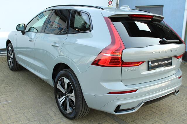 Volvo XC60 2.0 T6 Plug-in hybrid AWD Plus Dark | Panorama dak | Memory stand voorstoelen | Harman/Kardon Audiosysteem | Stoelverwarming voor & achter | Keyless entry/start | Stuurverwarming | Elektrische kofferklep | Adaptive cruise controle | 360* Camera | 19 Inch 