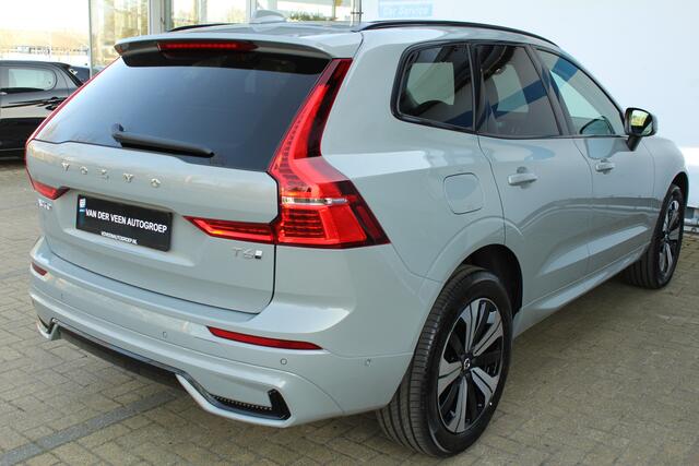 Volvo XC60 2.0 T6 Plug-in hybrid AWD Plus Dark | Panorama dak | Memory stand voorstoelen | Harman/Kardon Audiosysteem | Stoelverwarming voor & achter | Keyless entry/start | Stuurverwarming | Elektrische kofferklep | Adaptive cruise controle | 360* Camera | 19 Inch 